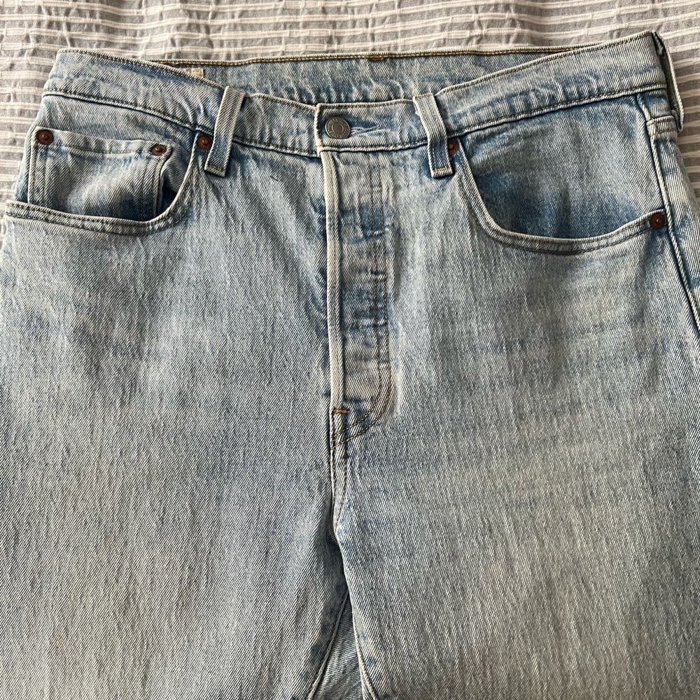 Classic Light Blue Women’s Levi’s - Picture 3 of 7